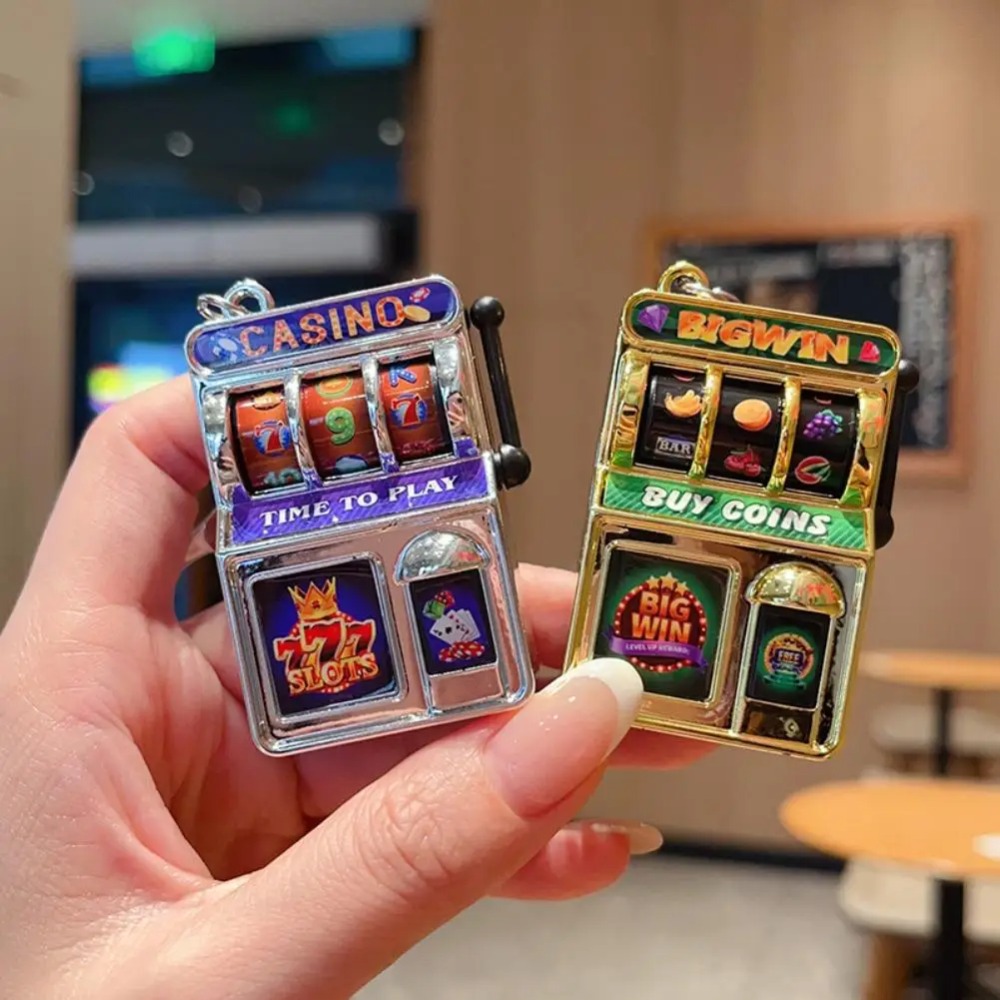 Модный брелок в виде игрового  – обзор и цена Fruit Slot Machine
